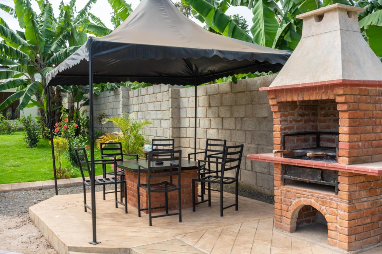Rayan Apartments & Safaris Arusha Esterno foto